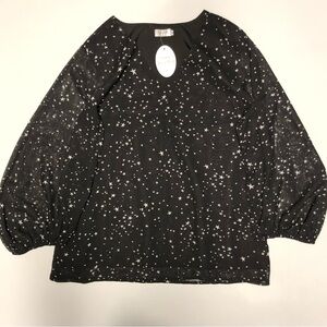 Qearal long sleeve v-neck blouse size M